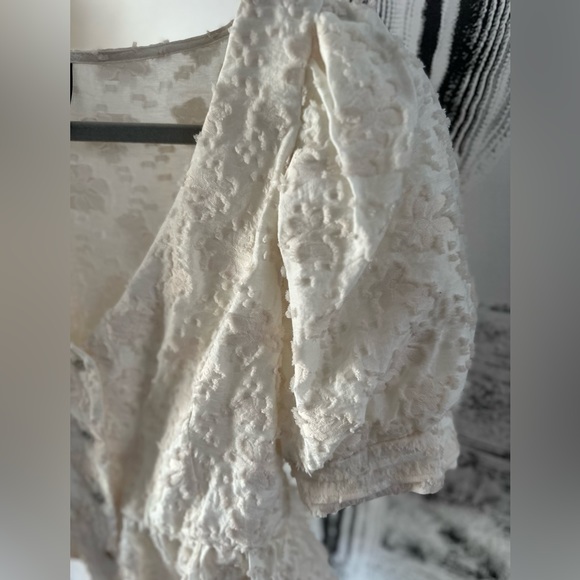 Creamy, textured, button crop top from Zara in size M - Picture 4 of 7